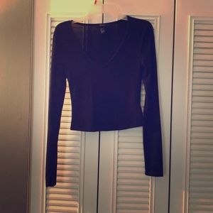 Vneck long sleeve belly shirt